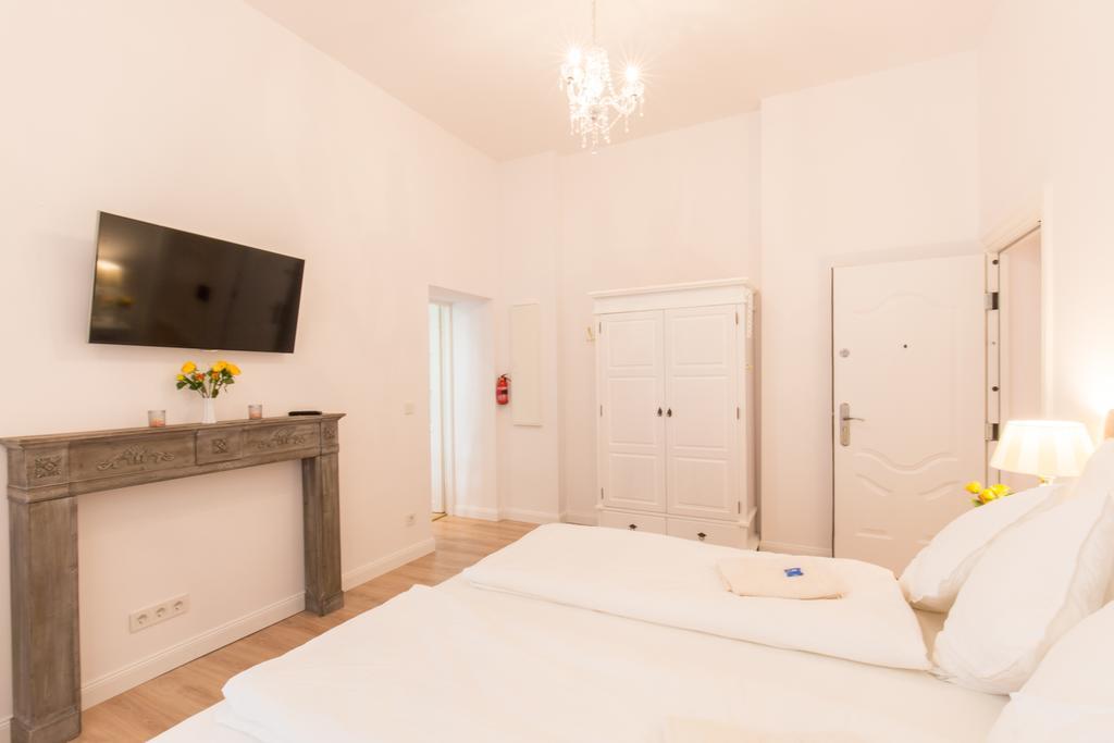 Fritz By Rockchair Apartments L Superhost Status L 3 Bedrooms Boxspringbeds 2 Bathrooms 2 Kitchen - Cozy Family & Business Flair Welcomes You! Berlín Exterior foto